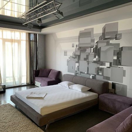 Apartments Raisy Okipnoi Kyiv Exterior photo